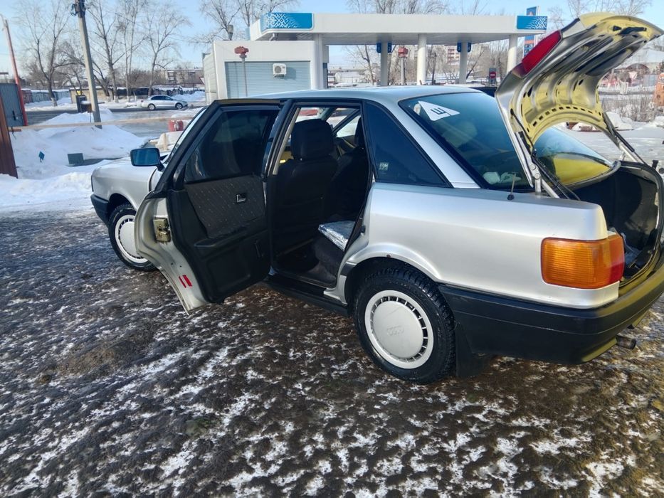 Продам машину  Ауди 80