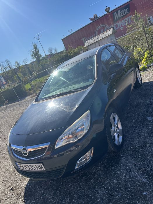 Opel Astra J 1.4 бензин