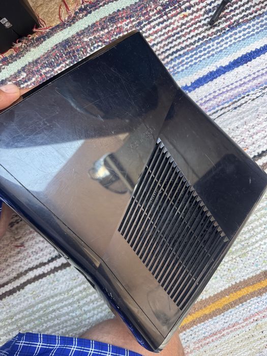 Xbox 360 slim defect , fara accesorii