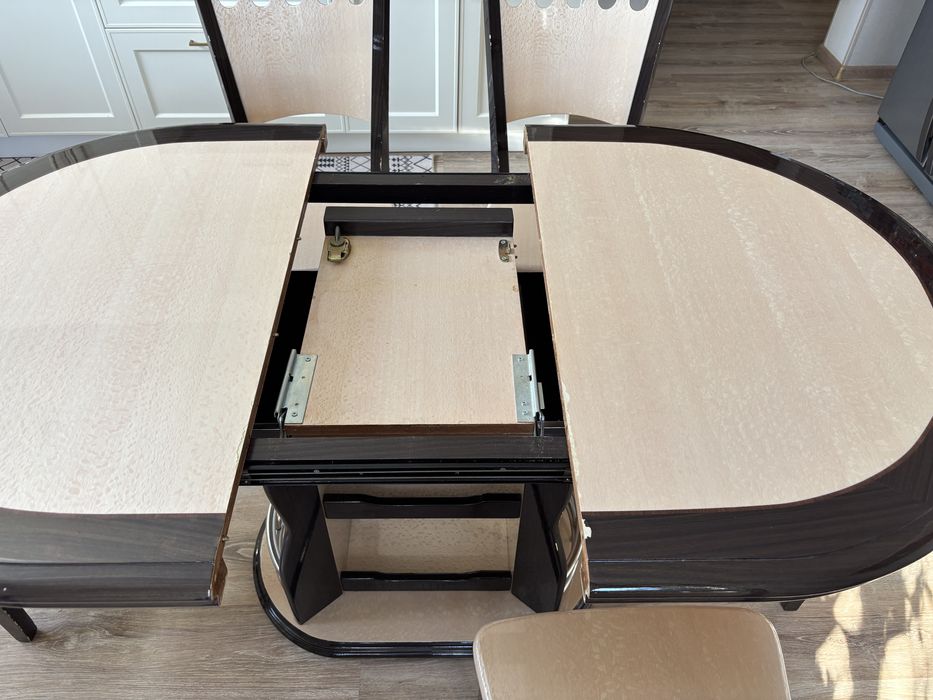 Продам стол и 6 стульев