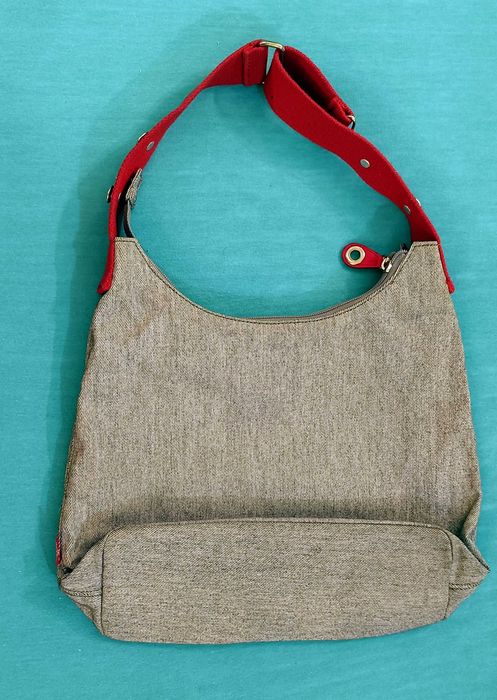 Продавам оригинална винтидж дамска чанта на Levi’s, светъл деним