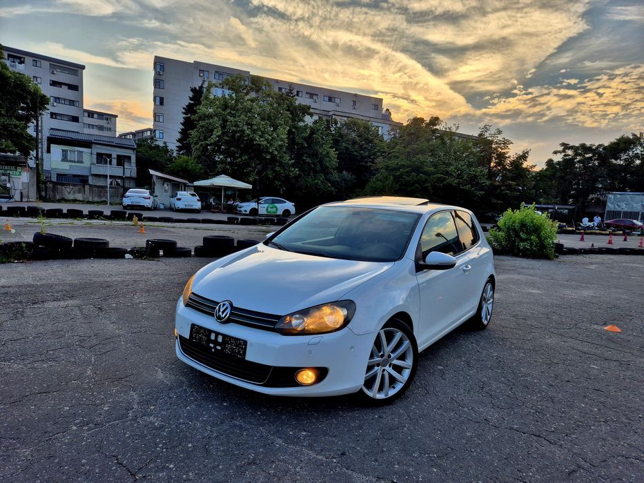 VOLKSWAGEN Golf 2010