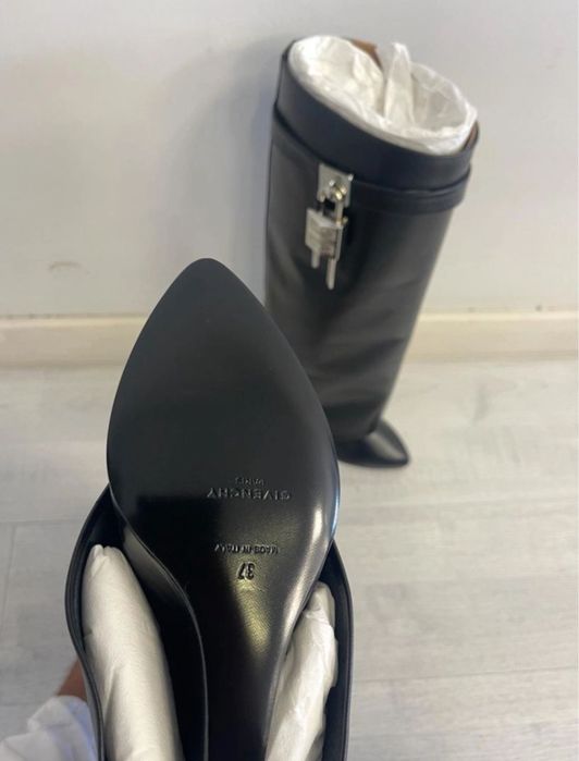 Дамски ботуш G,i,v,enchy