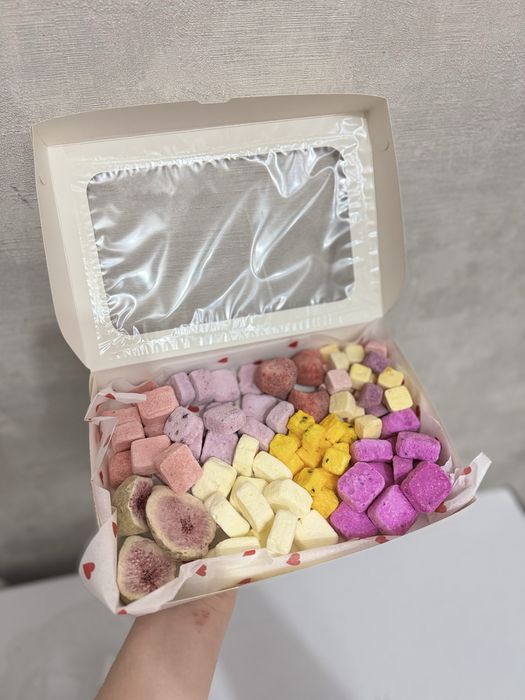 Сублимированные фрукты и мороженое