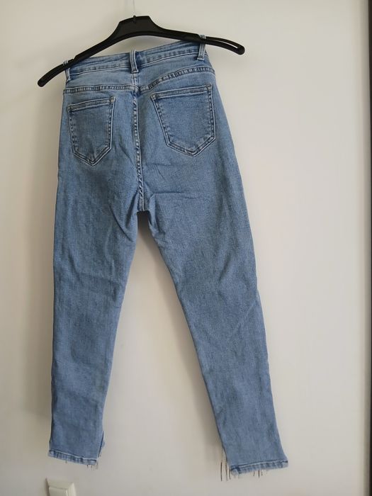 Blugi fete masura M/L sau 38-40 noi fara eticheta