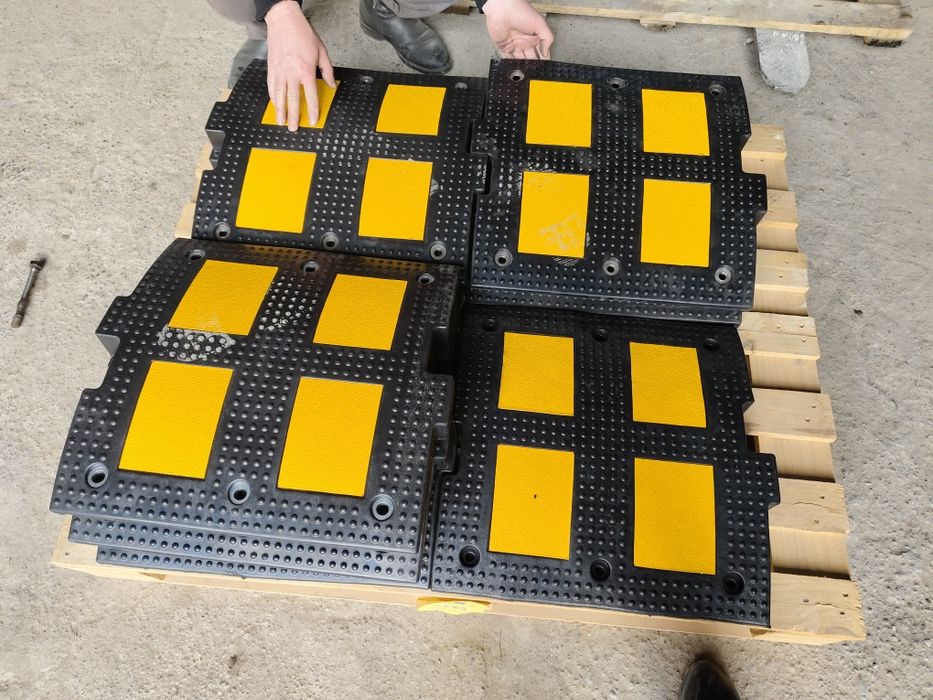 Идн лежащей полицейский