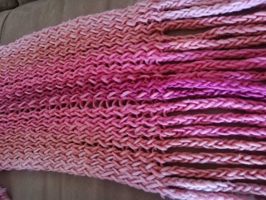 Плетен  шал, шапка и ръкавици дамски или юношески ПАКЕТНА цена