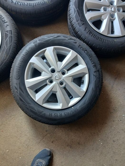 Set jante cu capace anvelope continental 185 65 15 Dacia Logan Sandero