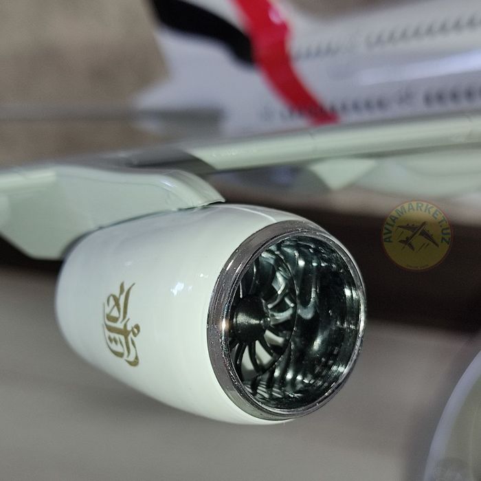 Самолёт модель: (Airbus-A380-Emirates) новинка!!!