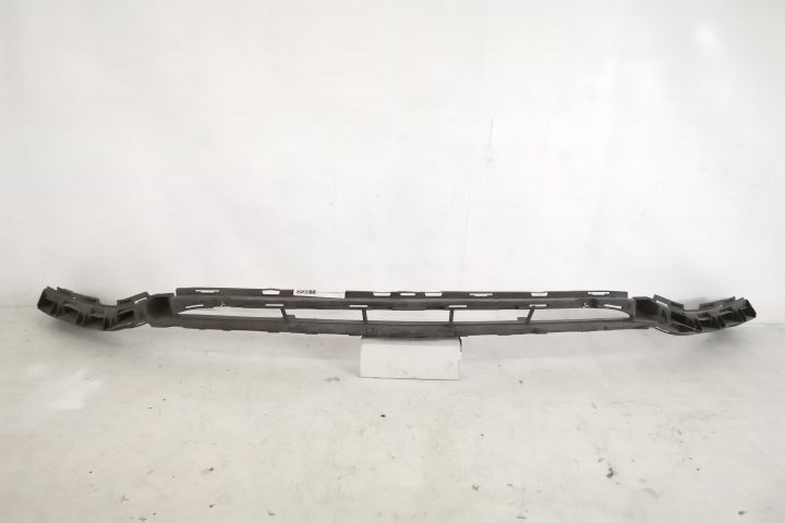 Оригинална долна подсилваща лайсна за предна броня в добро състояние М