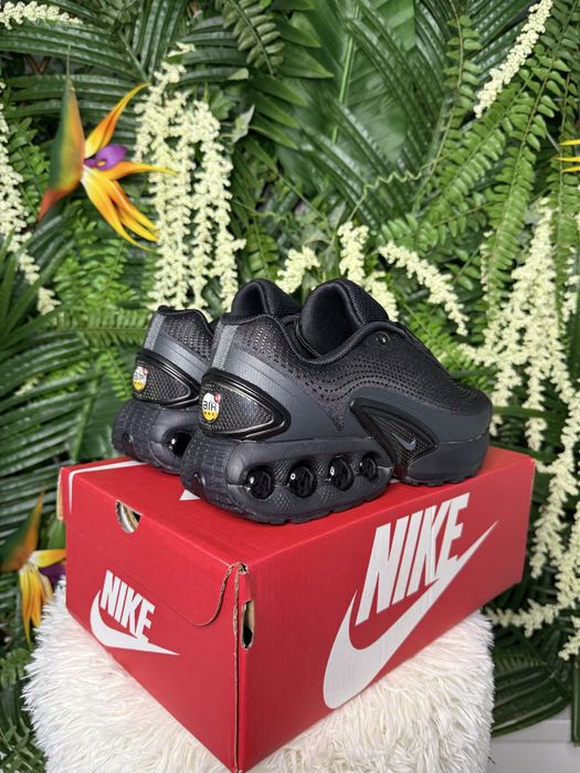 Nike Air Max DN Triple Black