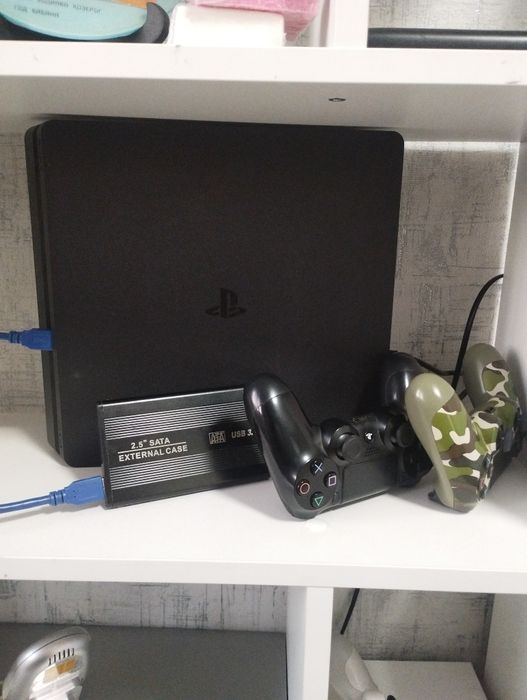 Play station 4 slim