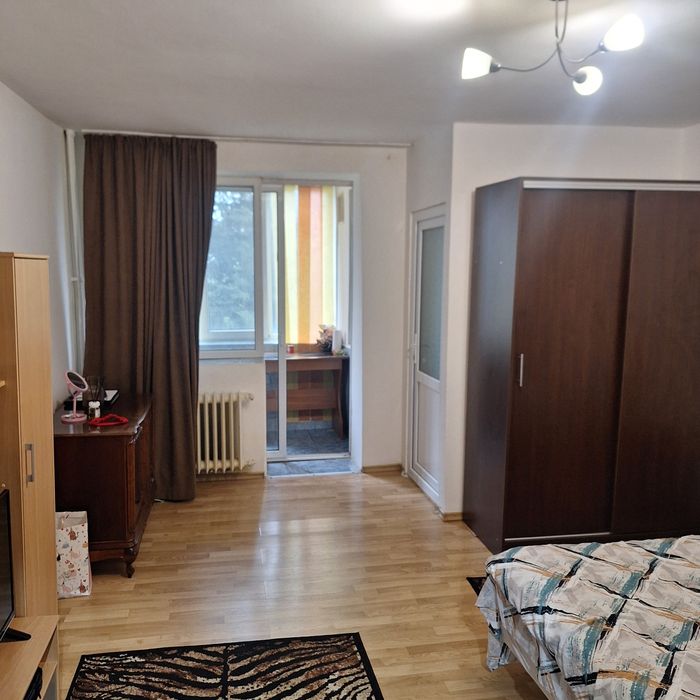 Vand Garsoniera Craiovei etaj 3