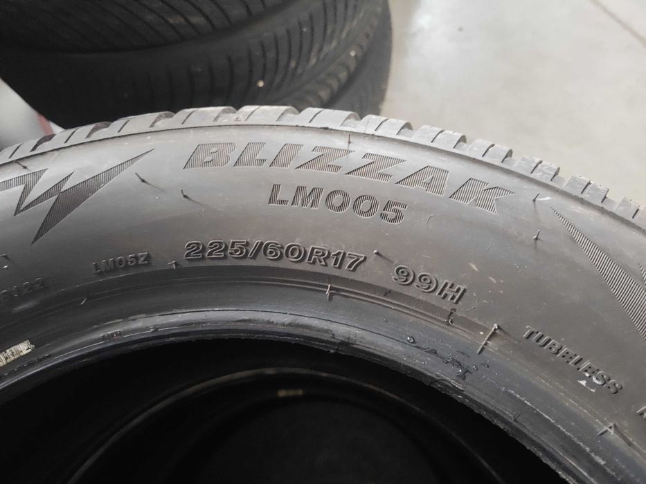 2бр.зимни гуми 225/60/17 Bridgestone