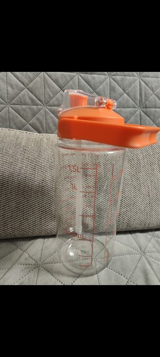Sticlă de apă gradata 1.5 litri nouă nefolosită
