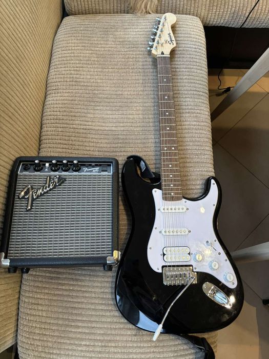 Електрическа китара с активна колона