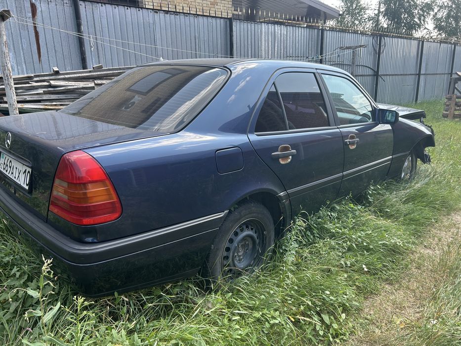 Мерседес с 180.