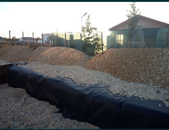 Pamant vegetal, piatră albă vânătă, nisip, pietriș, cap de miel,5 t