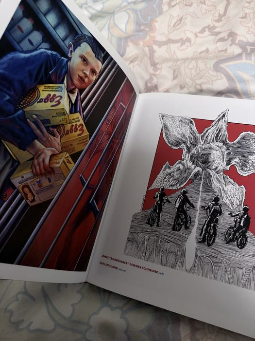 Stranger Things - Visions from the Upside Down (артбук)