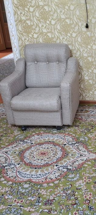Продам диван в хорошем состояний