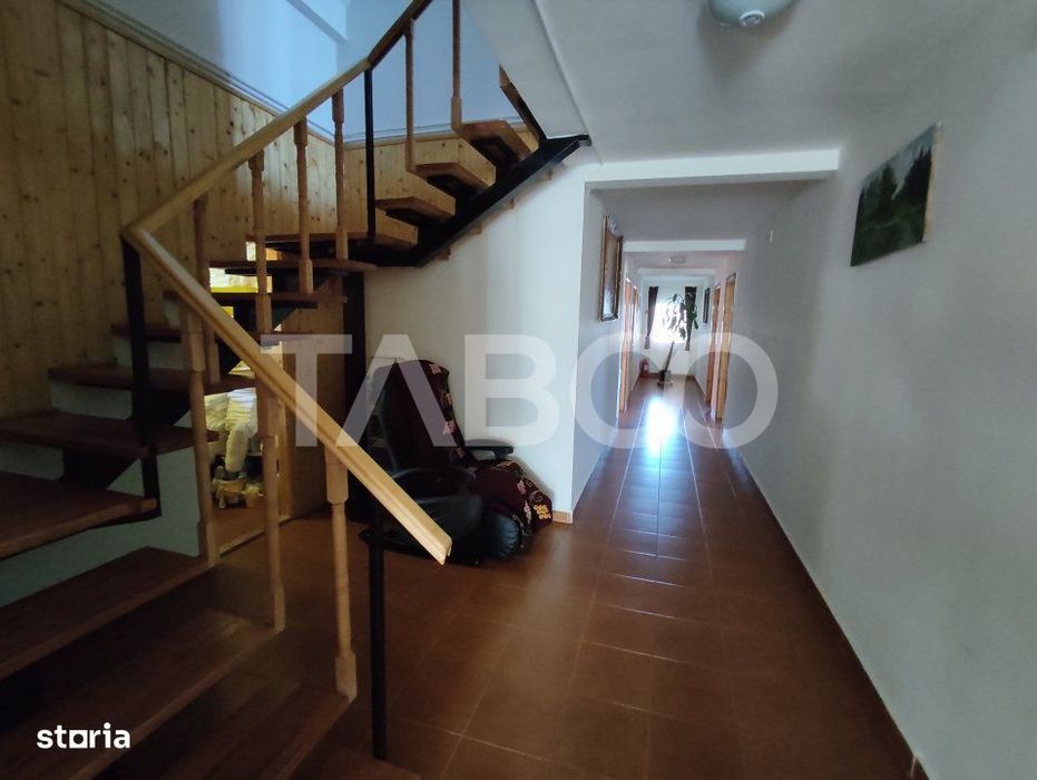 EXCLUSIVITATE - Casa 9 camere 615 mpu 9 bai 3600 mp teren in Fantanele