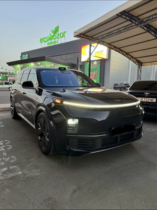 Lixiang LI 8 2024 yill