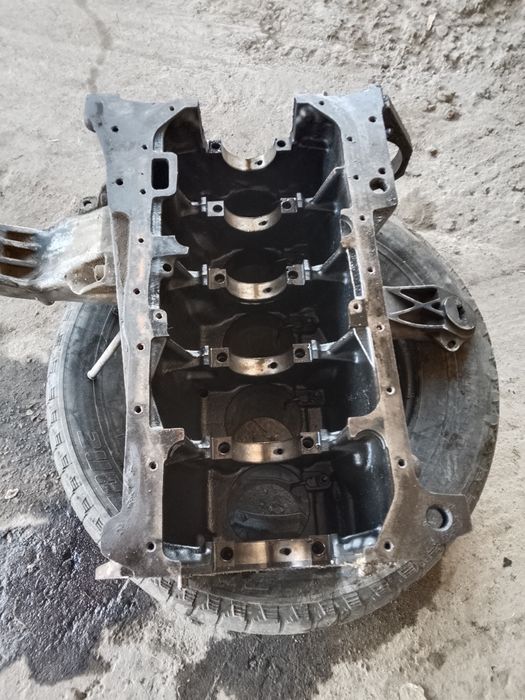 Блок от Ауди 100 сз 2.2