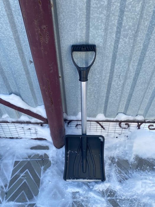 Снеговые лопаты