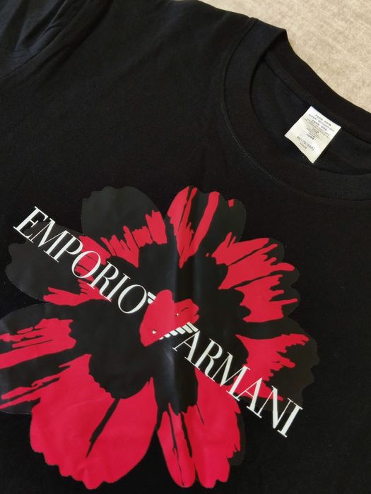 Tricou Emporio Armani cu Print Floare Rosie si Inimioara size M