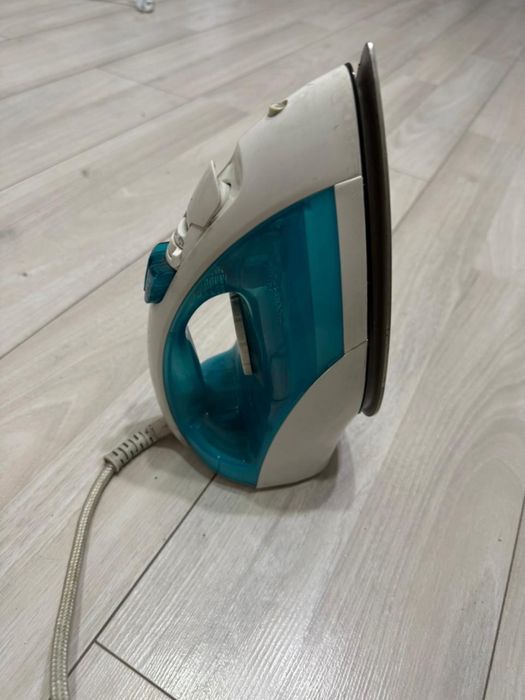 Продам утюг в хорошем состоянии