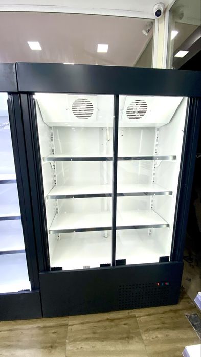 Vitrina grand holodilnik.