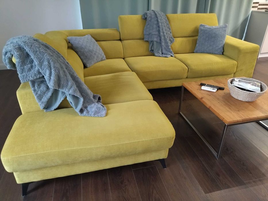 Ъглов диван жълт