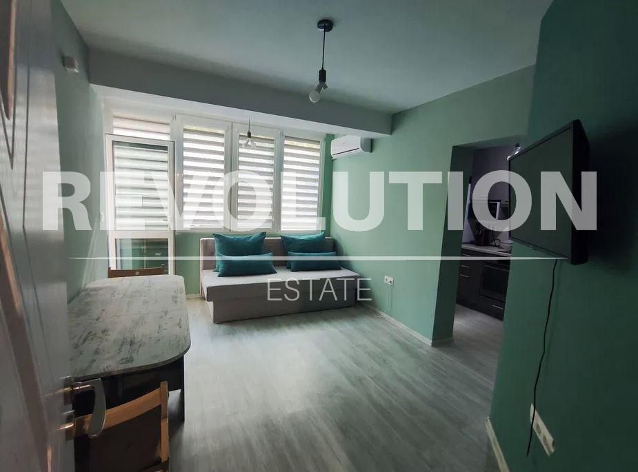 Дава се под наем Двустаен апартамент в Варна, Център - 70 кв.м за 600 € - Снимка #1