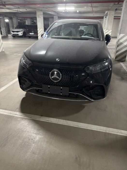 Mersedes benz SUV Eqe500