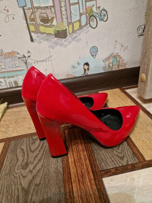 Продам обуви по 2000 тг