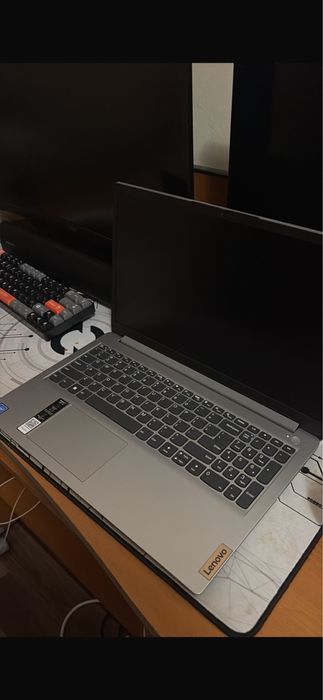Laptop Lenovo Ideapad 1I