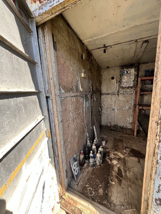 Котеинеp сатылады