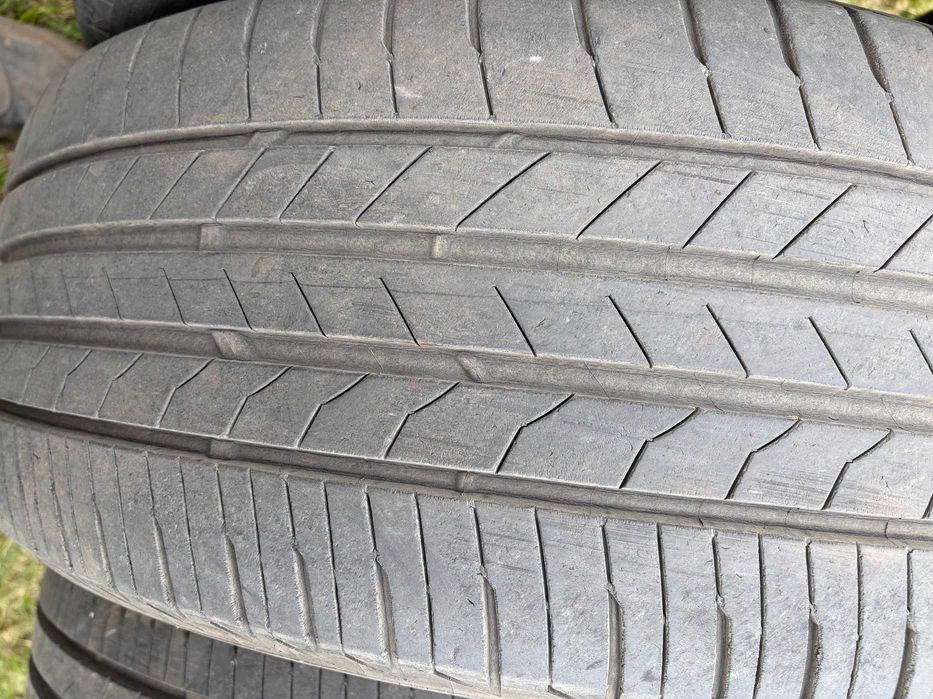 4 употребявани гуми BridgeStone Alenza 001 235/50R20