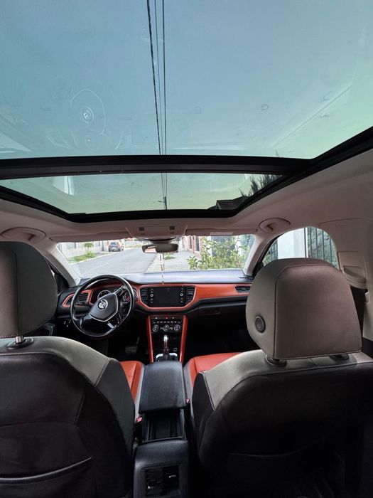 Volkswagen T-Roc 2.0 TDI 150 CP DSG 4Motion – Panoramic – Piele bicoloră – 121.297 km