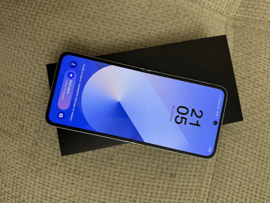 Samsung Galaxy Z Flip6