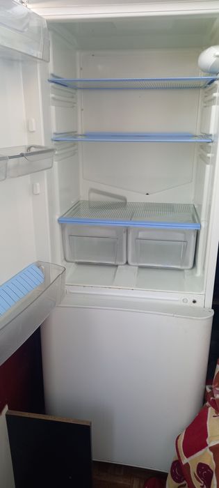Холодильник indesit