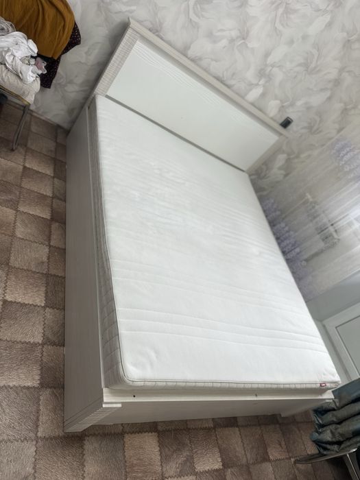 Продам кровать с матрасом!