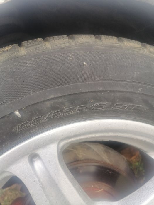 Agenți cu anvelope de iarna 15 la suta uzura.