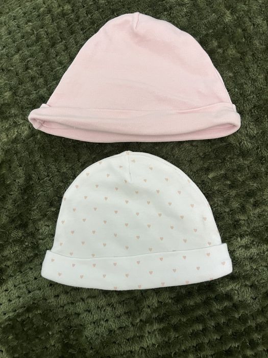 Новые шапочки на малышку, Англия