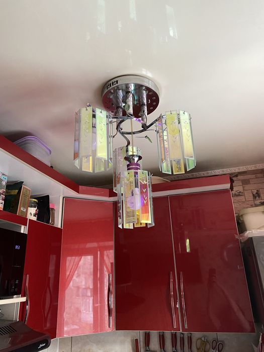 Продается люстра