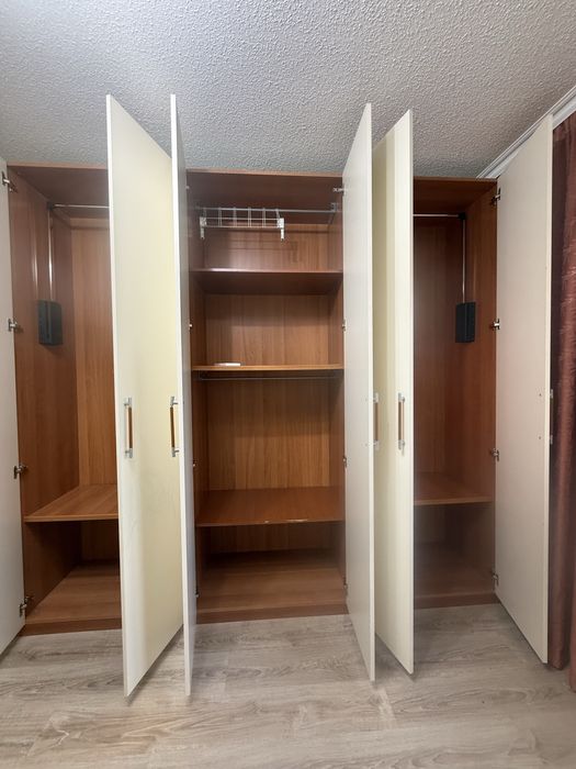 Продам Шкаф + 2 тумбочки