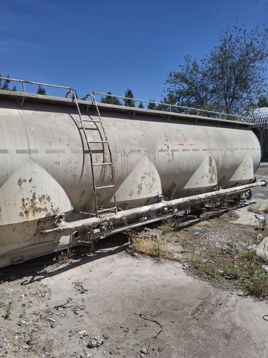 Цистерна Емкость от цементовоза авто машины Nord Bens 40т.н.