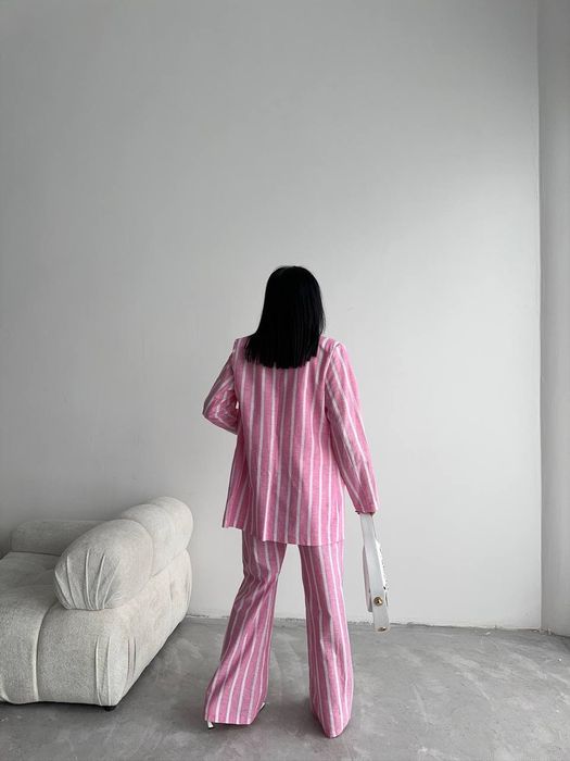 Страхотен сет от три части наличен в размер  М