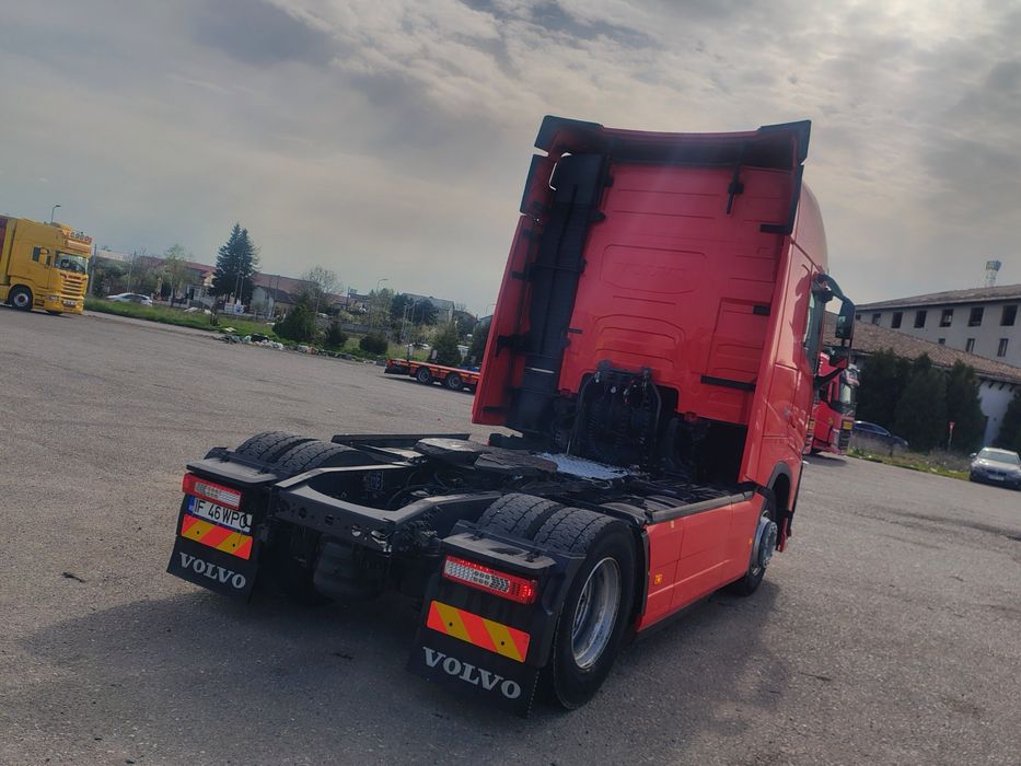 Vând Ansamblu Volvo FH500 2018 623.000 km / Semiremorca Krone 2018