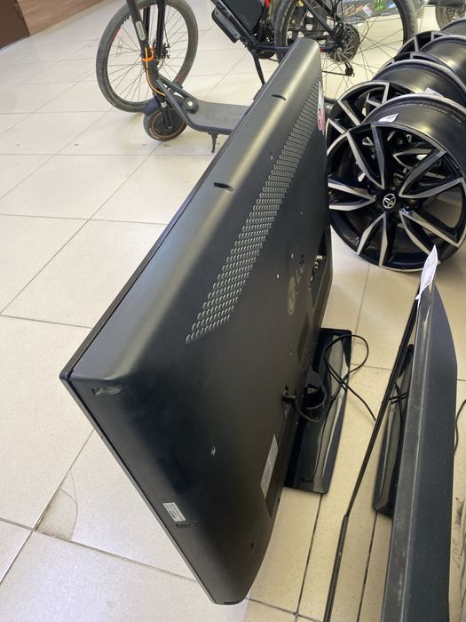Телевизор LG.